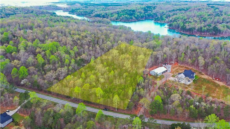 Lot 7 Martin Creek Road sold home in Heritage Oaks, Seneca, SC