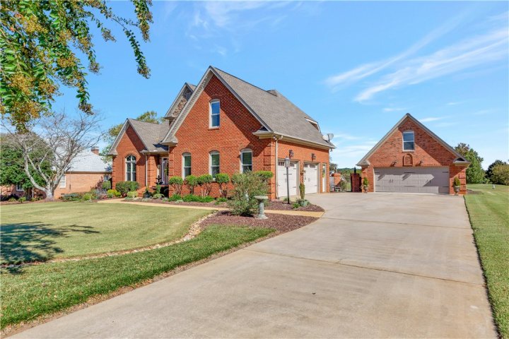 401 Medinah Drive sold home in Smithfield, Easley, SC