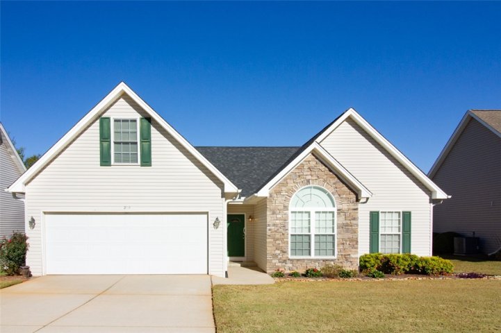 210 Providence Court sold home in Providence Ridge, Seneca, SC