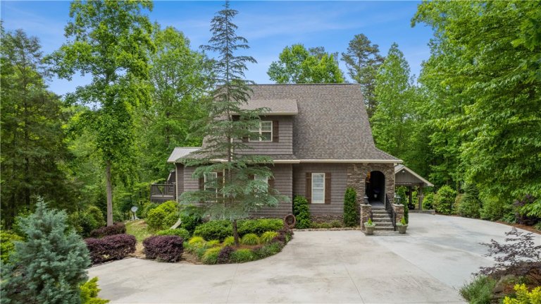 225 Starlight Lane sold home in Moonlight Bay, Fair Play, SC