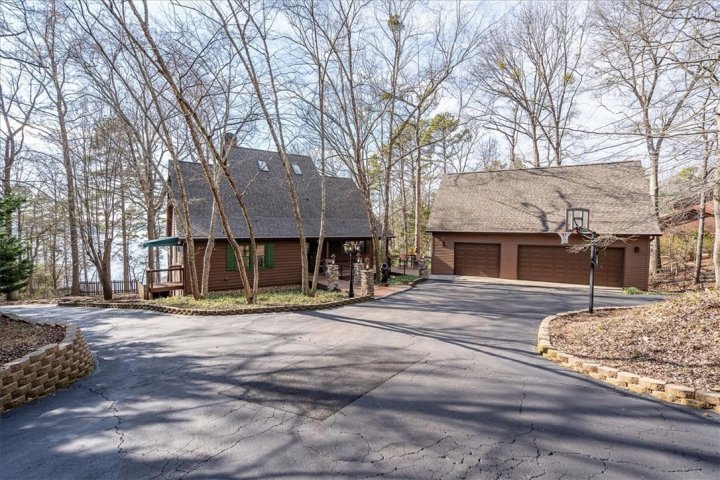 62 Osceola Trail sold home in Seminole Point, Fair Play, SC