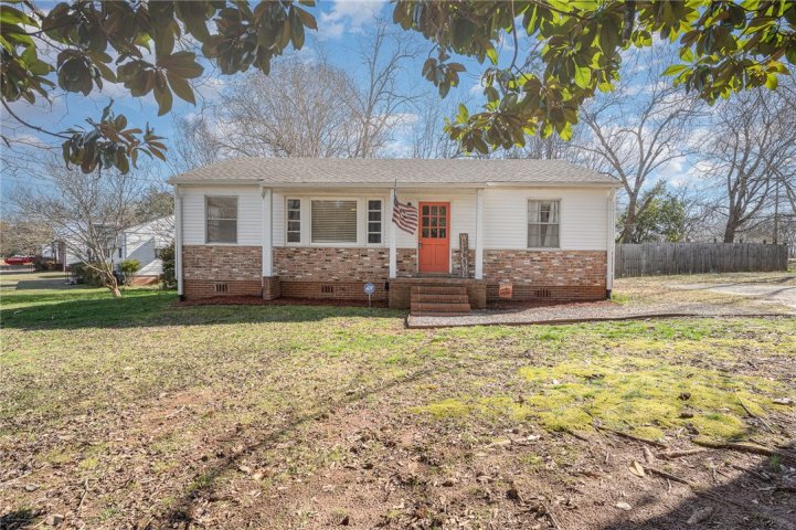 700 Greenville Street sold home in Warley Woods, Pendleton, SC