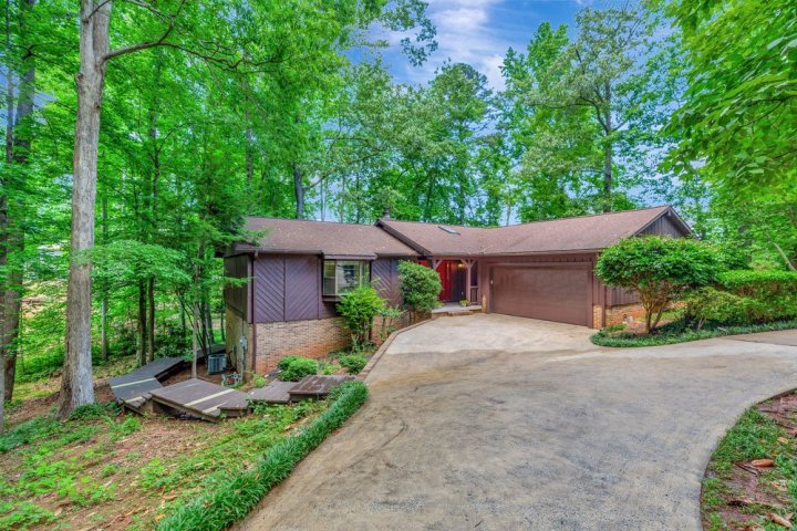 205 Apollo Drive sold home in Port Santorini, Seneca, SC