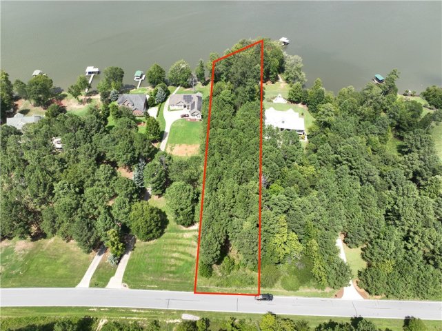 880 Eagles Harbor Drive sold home in Eagles Harbor, Hodges, SC