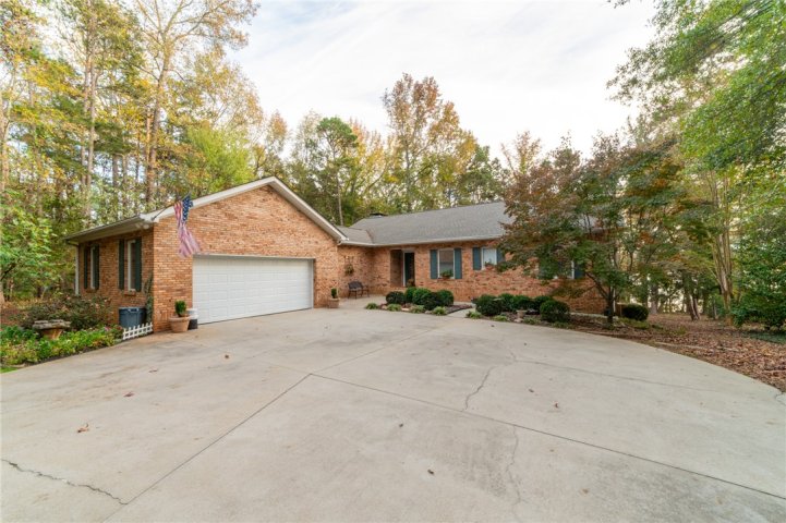 235 Riverlake Road sold home in Riverlake, Fair Play, SC