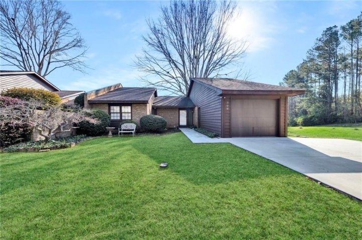 300 Downs Boulevard sold home in Clemson Downs, Clemson, SC