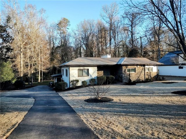 209 Riggs Drive sold home in Cold Springs, Clemson, SC