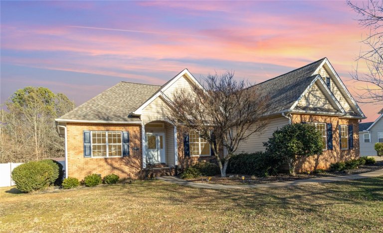 616 Providence Point Drive sold home in Providence Ridge, Seneca, SC