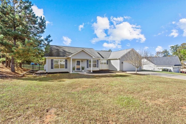 305 Windy Knoll Court sold home in Eleven South, Westminster, SC