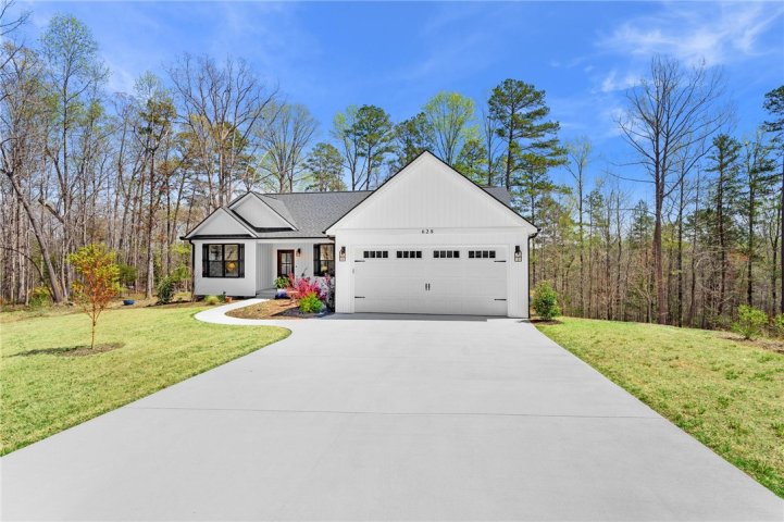 628 Lynnhaven Drive sold home in Martin Creek, Seneca, SC