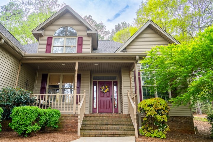 108 Emerald Pointe Drive sold home in Emerald Pointe, Seneca, SC