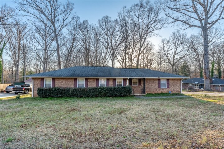 204 Clarke Stream Drive sold home in Nevitt Forest S, Anderson, SC