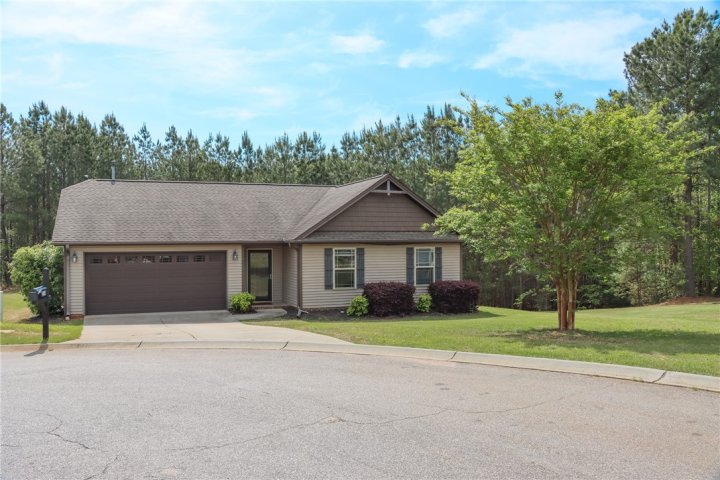 214 Stonegate Drive sold home in Stonegate, Seneca, SC