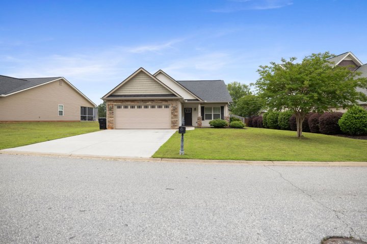 1013 Whirlaway Circle sold home in Lexington Point, Anderson, SC