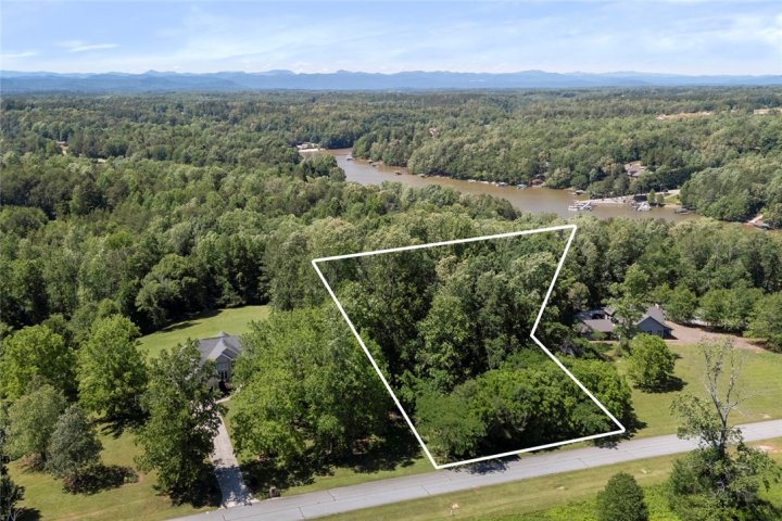 00 Hidden Falls Drive sold home in Hidden Falls, West Union, SC
