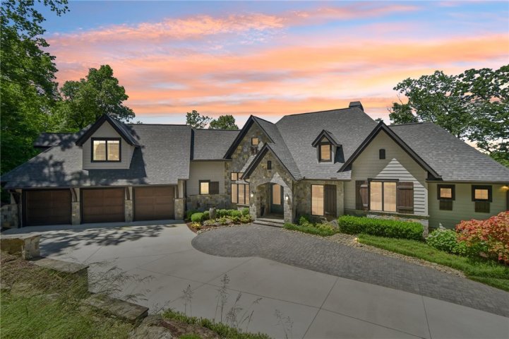 1110 Mountain Summit Road sold home in Cliffs At Valley, Travelers Rest, SC