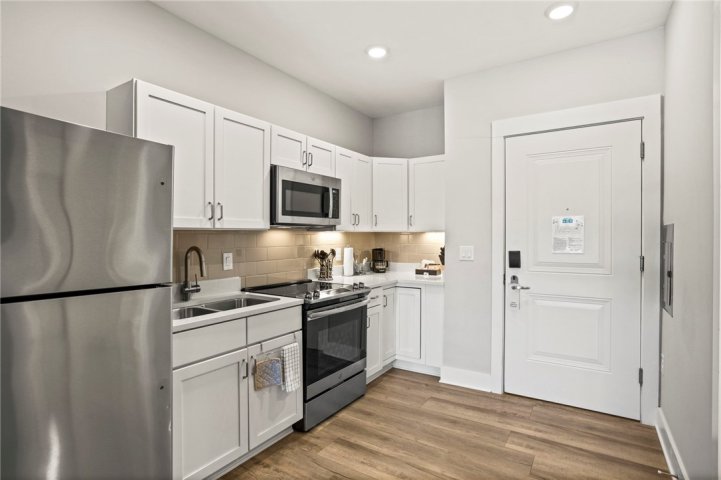 13500 Clemson Boulevard Unit 2203 active home in Lakeside Lodge-Clemson, Seneca, SC