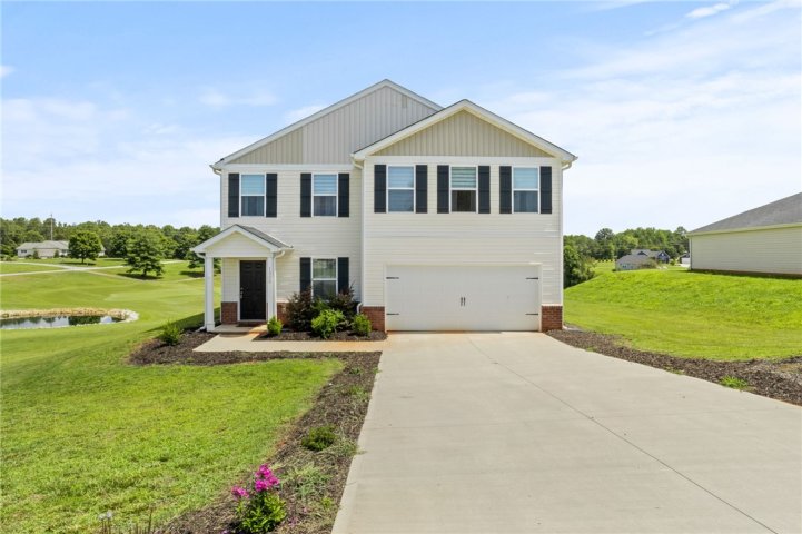 1305 Falcons Drive sold home in Falcons Lair, Walhalla, SC