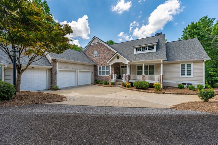 3 Soft Breeze Court pending home in Cliffs At Glassy, Landrum, SC