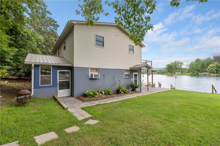 325 Time Out Place sold home in Lake Cherokee, Tamassee, SC
