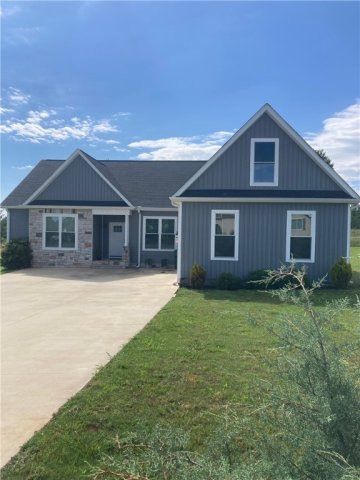 1902 Queen Drive sold home in Falcons Lair, Walhalla, SC