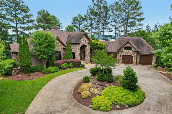 202 Hearthstone Way active home in Cliffs At Keowee Falls South, Salem, SC