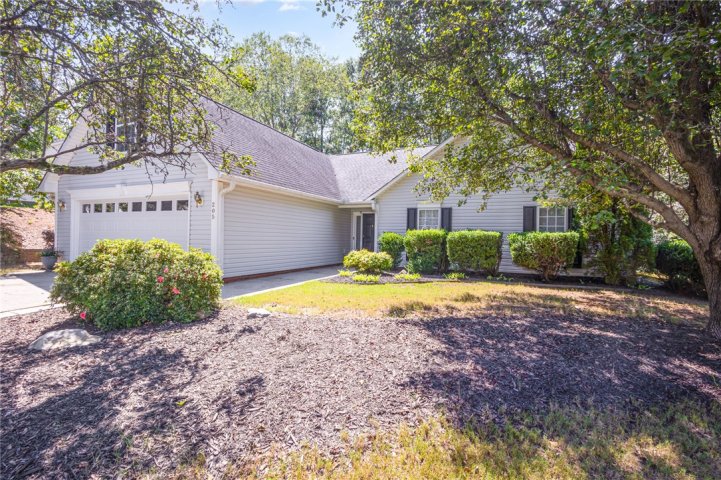 205 Pheasant Ridge Drive sold home in Pheasant Ridge, Taylors, SC