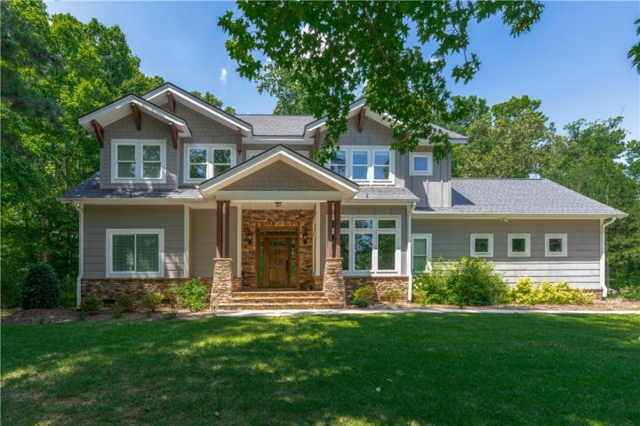 401 Promontory Ridge active home in Stillwater, Seneca, SC