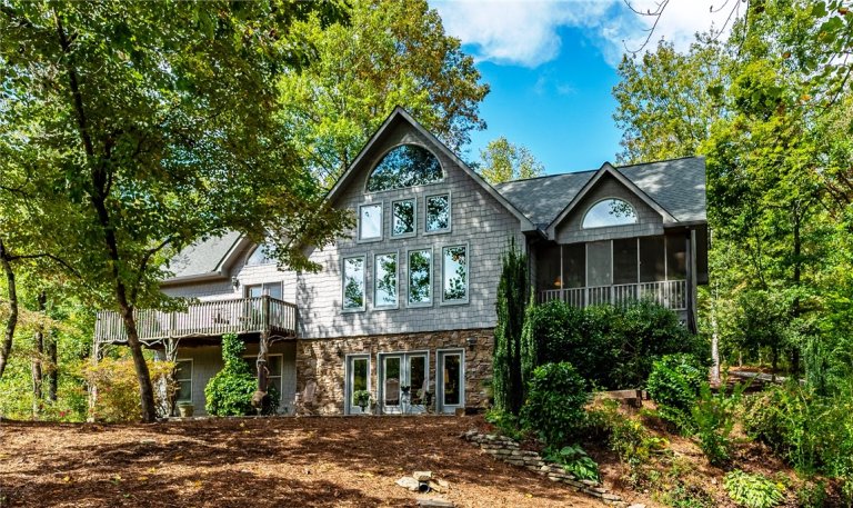 2111 Moorefield Memorial Highway active home in Gauley Falls, Pickens, SC