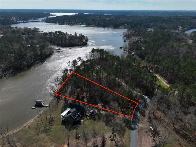 82 E Commodore Drive sold home in Crystal Bay, Cross Hill, SC