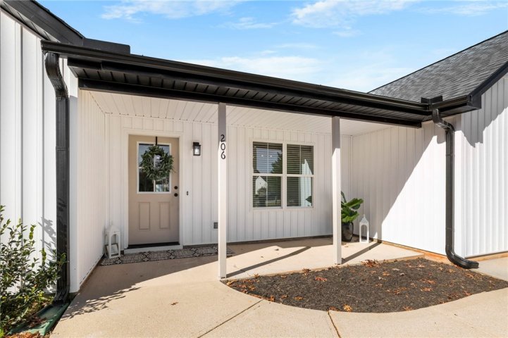 206 Dexter Bend Court sold home in Country Gardens, Fountain Inn, SC