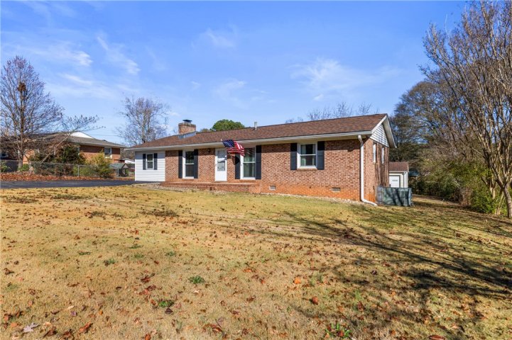 103 Woodleigh Drive sold home in Colonial Hills, Taylors, SC