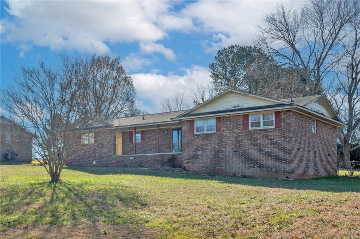 221 Greenland Road sold home in Greenbriar, Anderson, SC