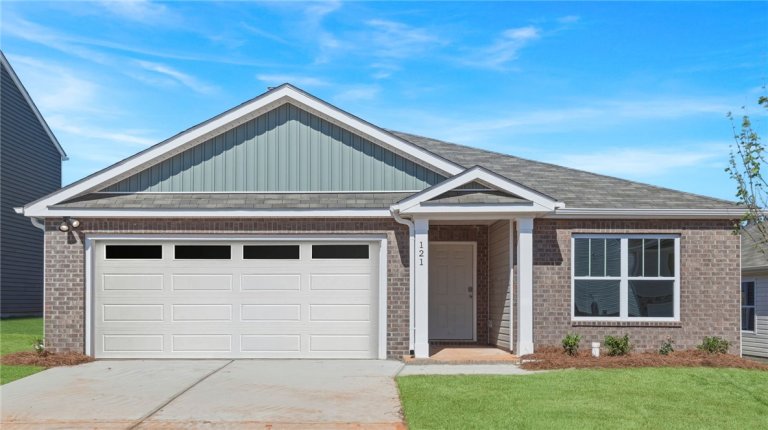 121 Cascade Lane pending home in Cascade Point, Seneca, SC