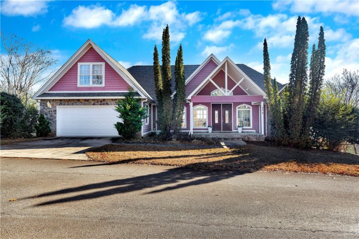 272 Jocassee Ridge Way active home in Jocassee Ridge, Salem, SC