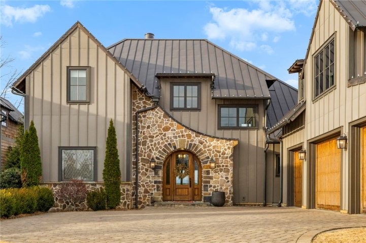 168 Settlement Vlg Drive active home in The Reserve At Lake Keowee, Sunset, SC