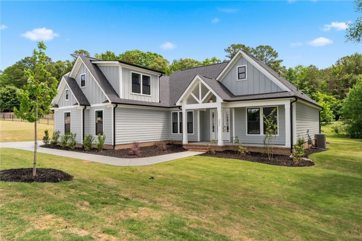 203 Timothy Court active home in Walker'S Pointe, Anderson, SC