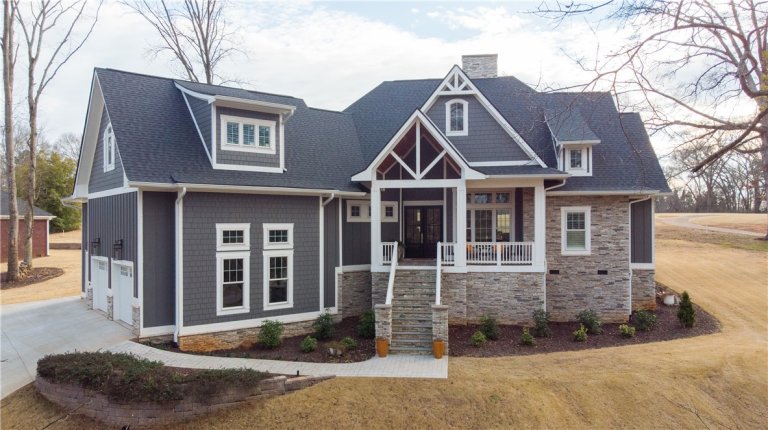 Homes in Cross Creek Plantation, Seneca