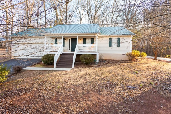 324 Fox Run Road sold home in Fox Run Estates, Walhalla, SC