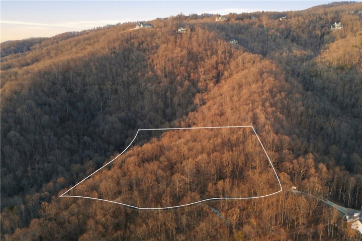 Lot 12 Hideaway Hill Way pending home in Hidden Hills Of Glassy Mountain, Landrum, SC