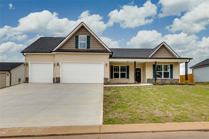 108 Walters Way active home in Legacy Farms, Pickens, SC