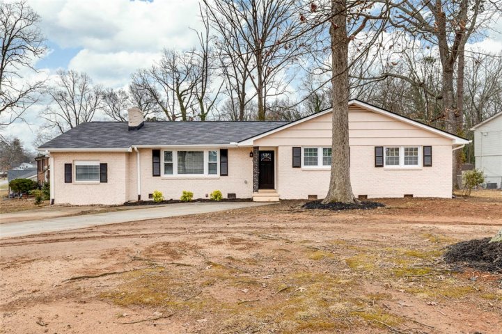 1 Pine Creek Court pending home in Belle Meade, Greenville, SC
