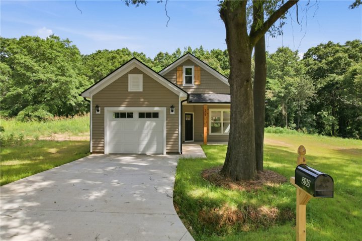Homes in Cloverhill, Anderson