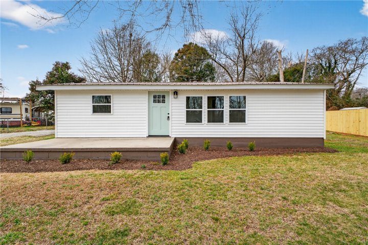 414 Hillside Drive pending home in Evergreen Hills, Anderson, SC