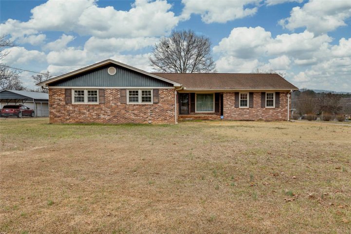 2 Tazewell Drive sold home in Richmond Hills, Greenville, SC