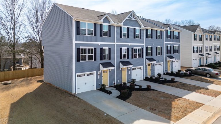 314 Brooklane Court active home in Edgewood Townes, Easley, SC