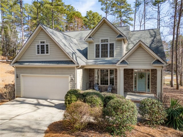 7 Divot Landing active home in Keowee Key, Salem, SC