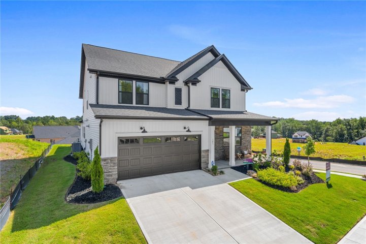 101 Walnut Trace Court active home in Eagle Creek, Central, SC