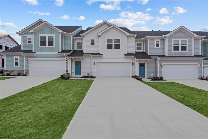 412 Crestcreek Drive pending home in Village At Midway, Anderson, SC
