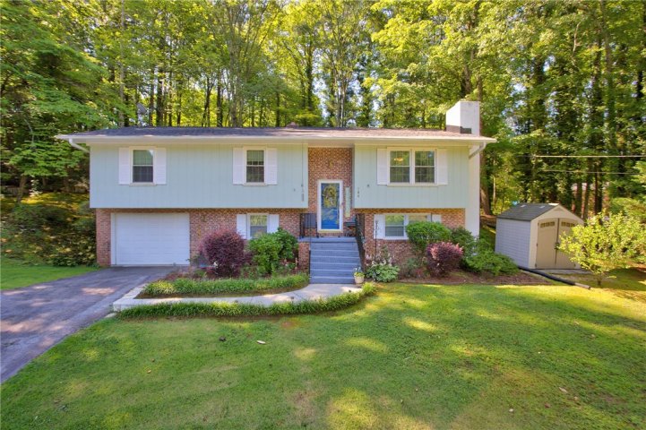 Homes in Northwoods, Seneca
